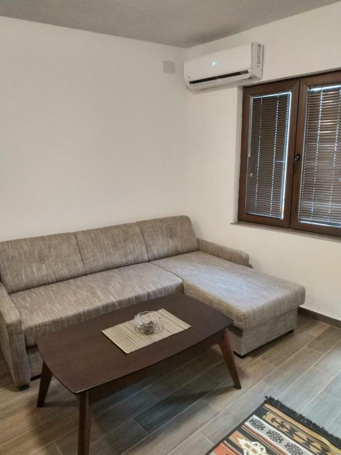 At George'S Apartments 奥赫里德 外观 照片